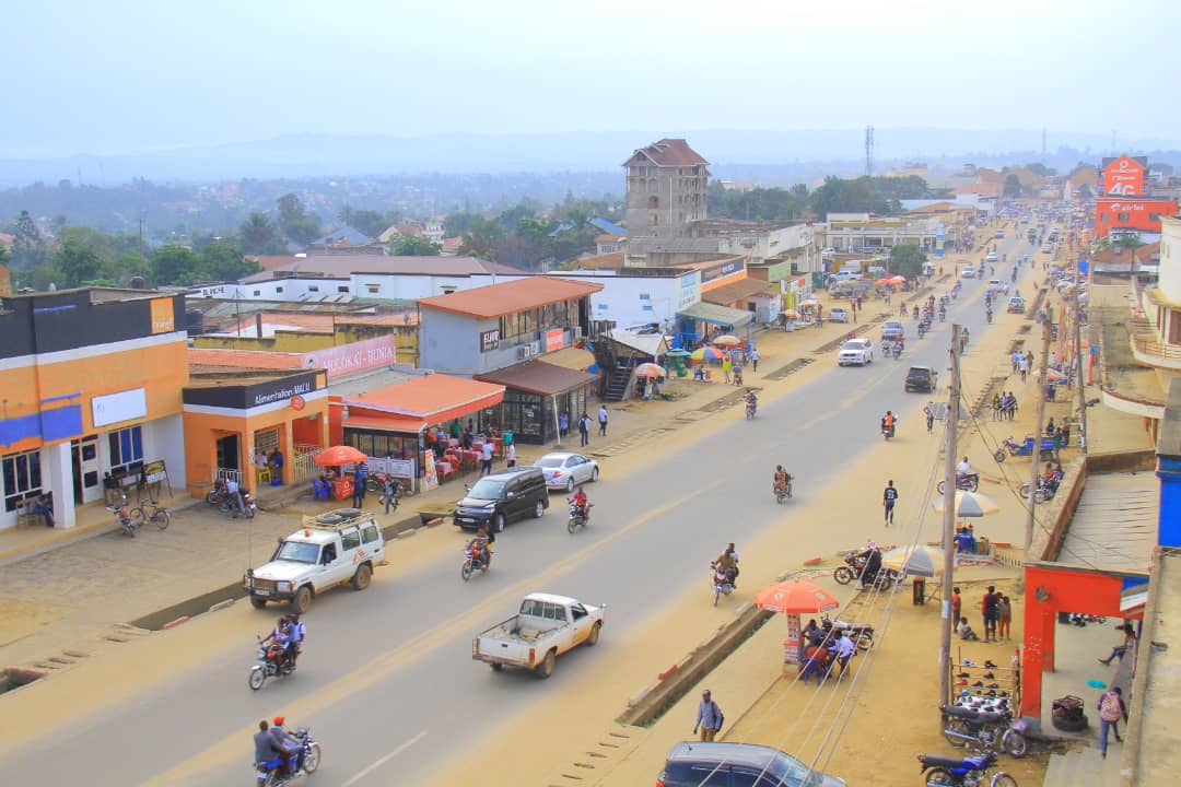 À Bunia, Ebola change les gestes quotidiens sans vider les m