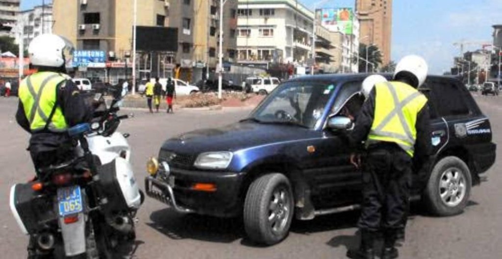 Kinshasa digitalise la vignette automobile : fini le papier, place au QR Code