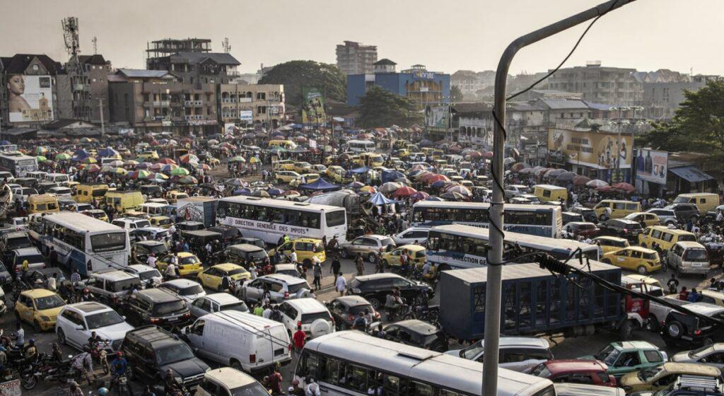 Lutte contre les embouteillages à Kinshasa : le ministre des ITP propose la construction d’un viaduc « Baie de Ngaliema »