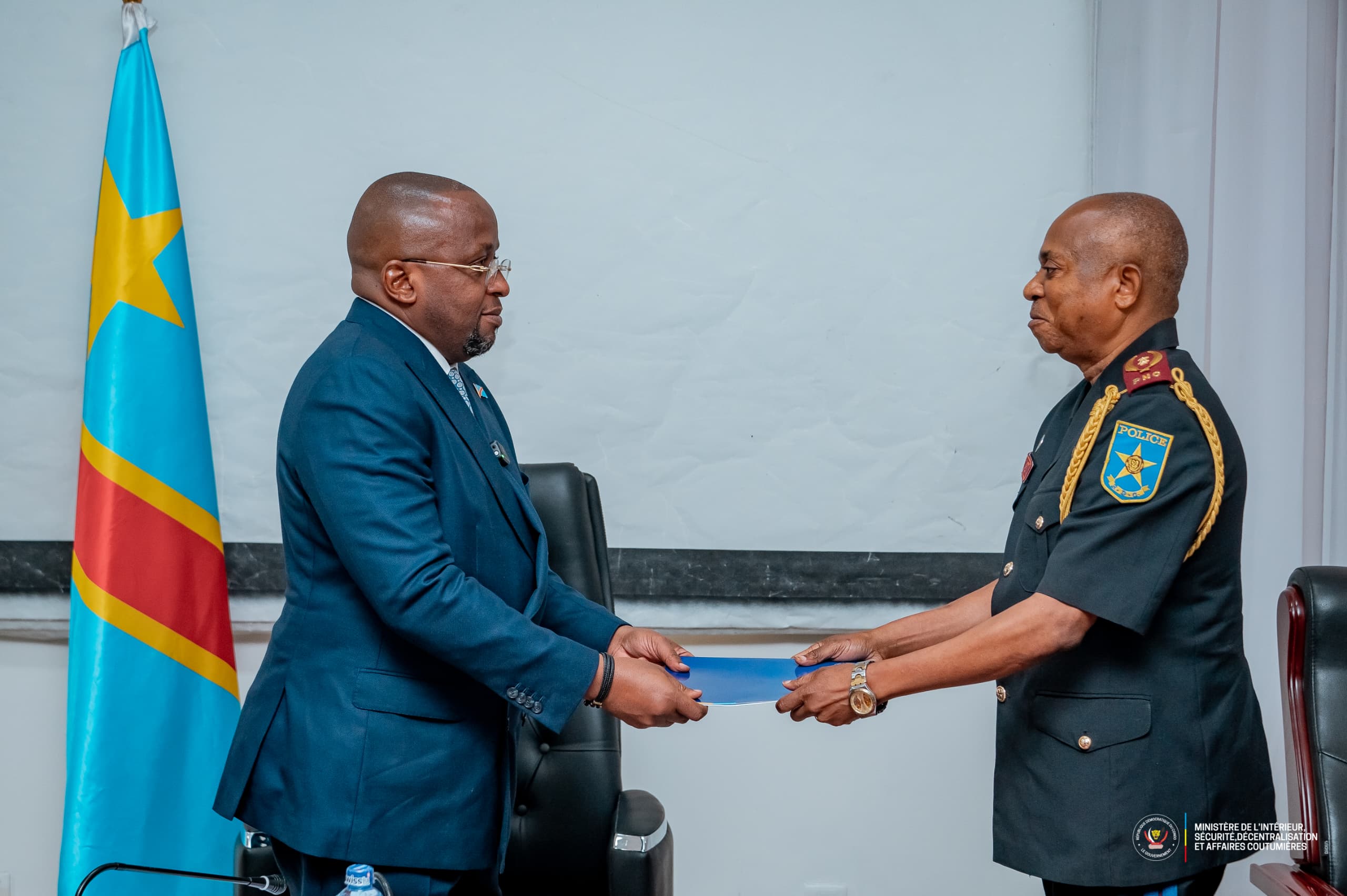 RDC : la Police se dote de numéros verts d’urgence