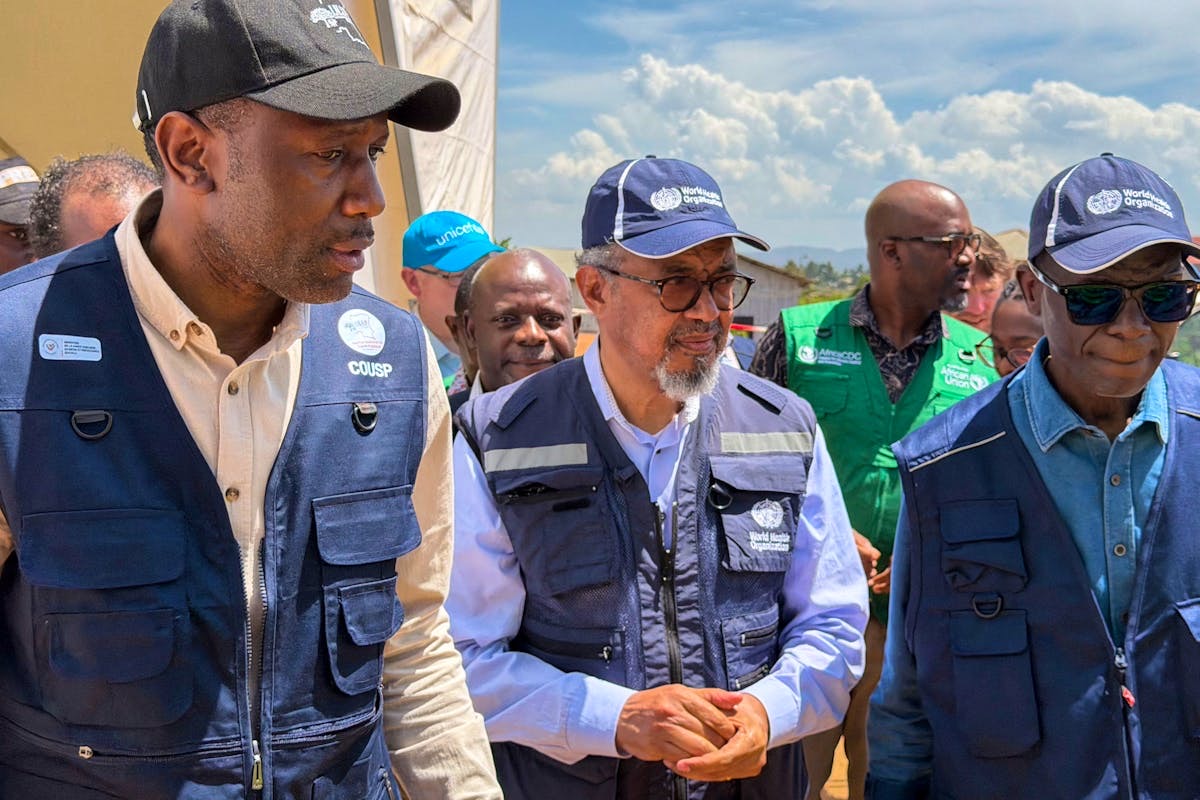 Ebola : à Bunia, le directeur général de l’OMS appelle à renforcer la coopération régionale
